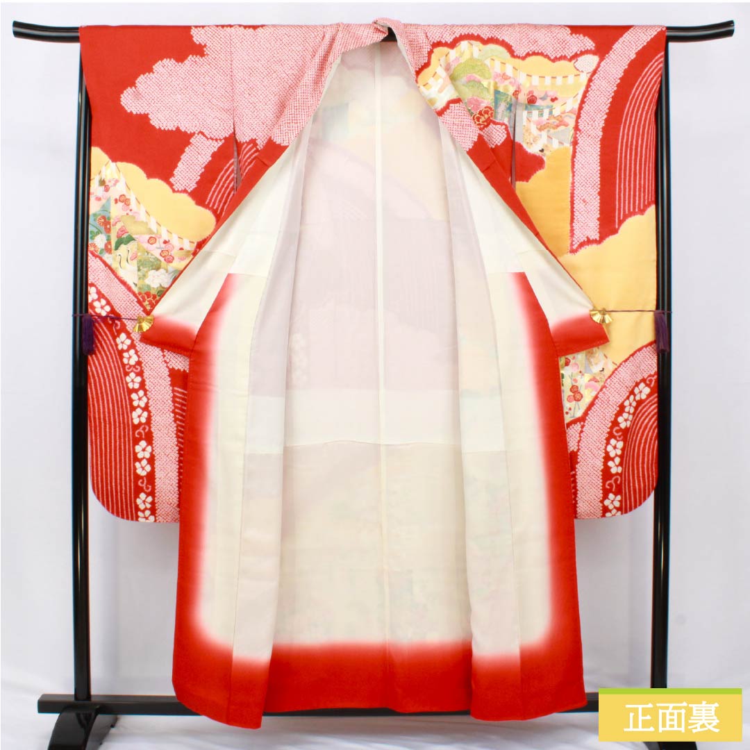 Furisode (long-sleeved kimono) made of pure silk, S-rank, length 152cm, sleeve length 61cm, lined, scarlet, Kyoto Yuzen, featuring auspicious motifs of cranes, plum blossoms, and pine trees in red. Product code: 1113002182212