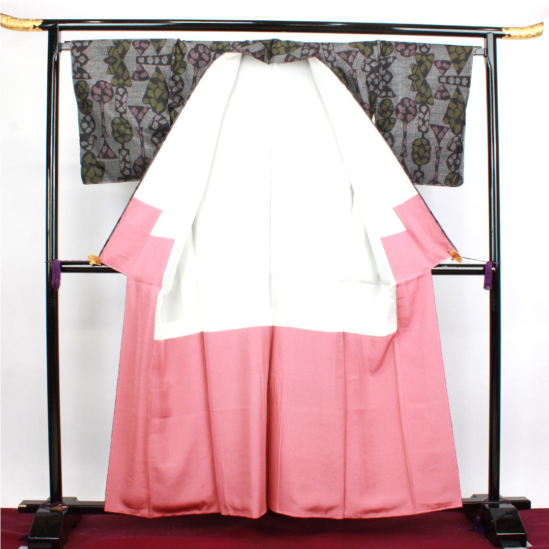 大島紬 身丈159cm 裄丈67cm しつけ糸付き 経緯絣 抽象模様 正絹 Sランク 袷 黒系 1116002522310