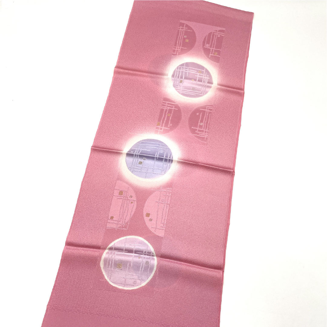 (新古品)帯揚げ 正絹 NEWランク セミフォーマル 撫子色(なでしこいろ) 丹後ちりめん 幾何学模様 長さ約180cm 幅約30.5cm ピンク系 1136001261913