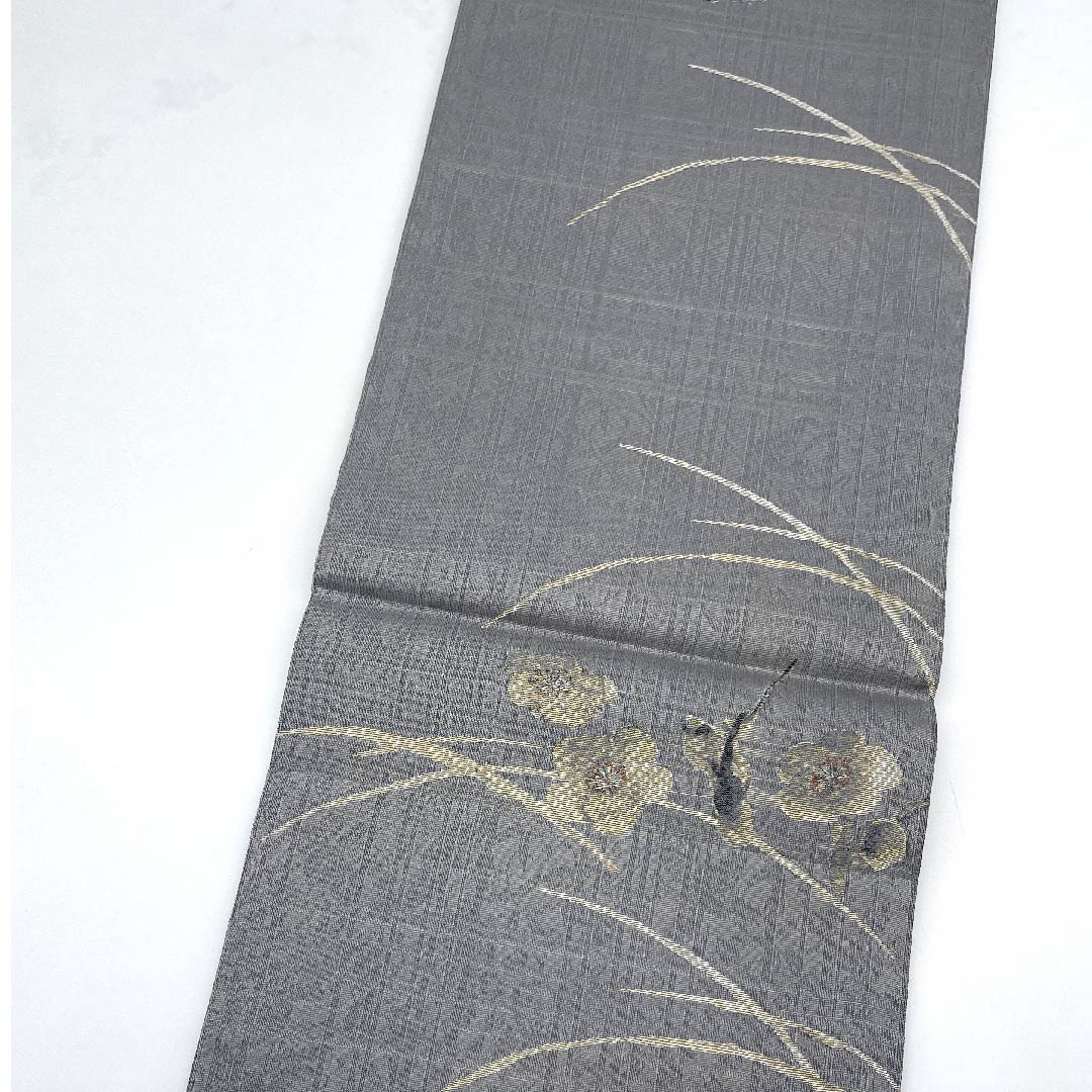 Fukuro obi (light dull color) with plum blossom, dew grass and checkered pattern, by an artist, obi length 432cm, pure silk, rank S, point pattern, casual, gray, 1123008902322