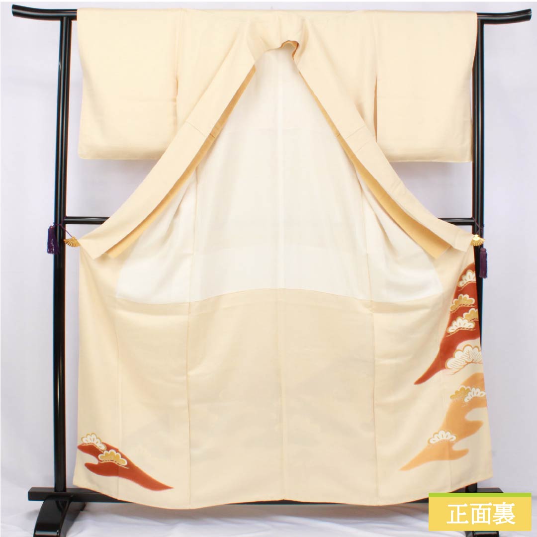 Irotomesode Silk A-Rank Length 160.5cm Sleeve-to-Sleeve 62.5cm Lined Neri-iro (Creamy White) Three Family Crests Gosan-kiri Daimaru Bespoke Kyo-Yuzen Gold couching embroidery Pine Three Family Crests Cream system 1111001993415