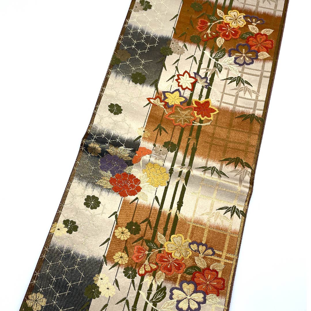 袋帯 生成り色(きなりいろ) 変わり市松 牡丹 竹 桜 帯丈426cm 正絹 Aランク 六通 セミフォーマル グラデーション系 1123007953399