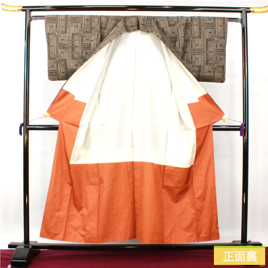 紬 正絹 身丈154.5cm 裄丈63cm 大島紬 経緯絣 幾何学模様 Aランク 袷 黒系 1116003563210