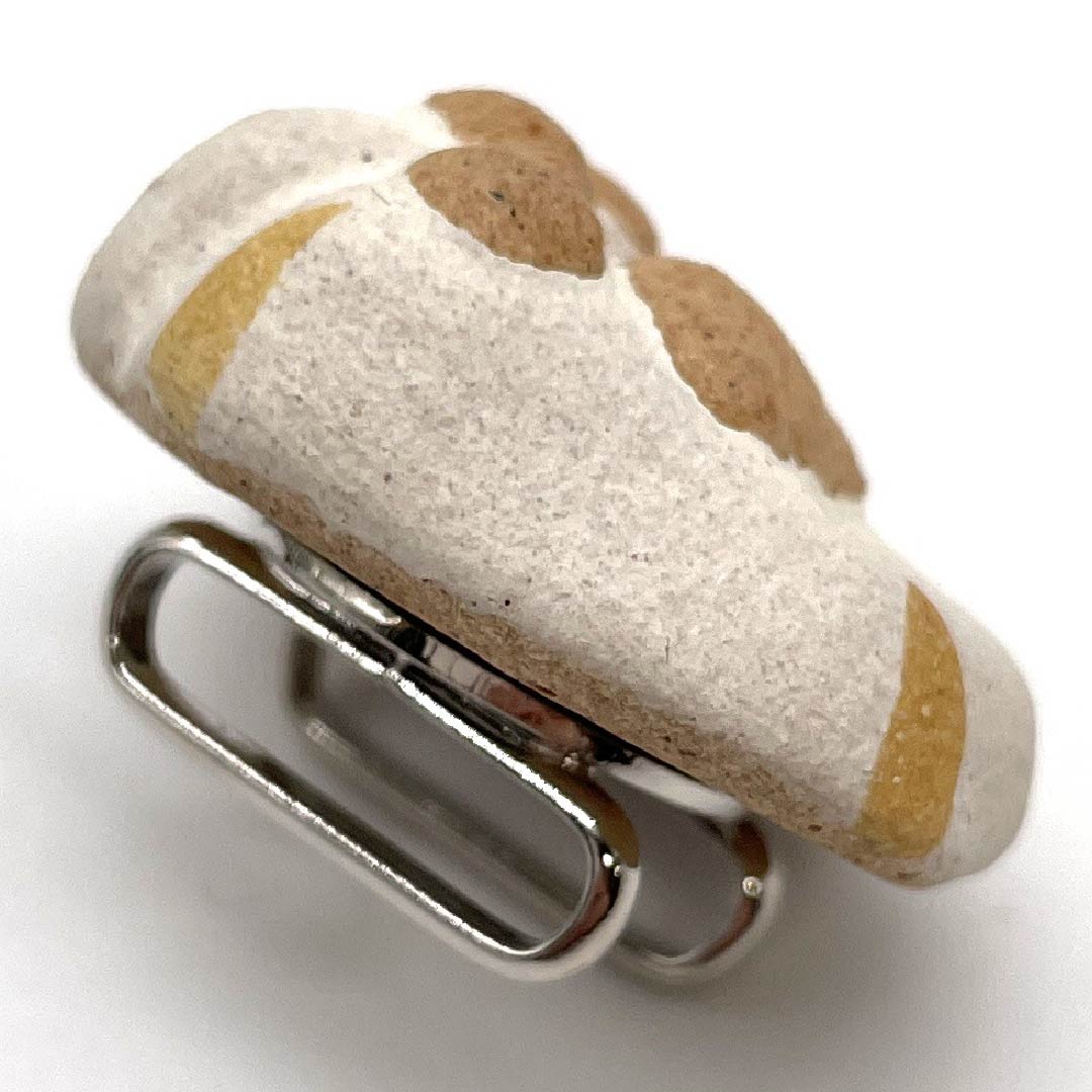(新古品) 帯留め 陶磁器 カジュアル 生成色(きなりいろ) 信楽焼 猫 動物 長さ約3cm 幅約2.5cm Sランク 白系 1137000012911