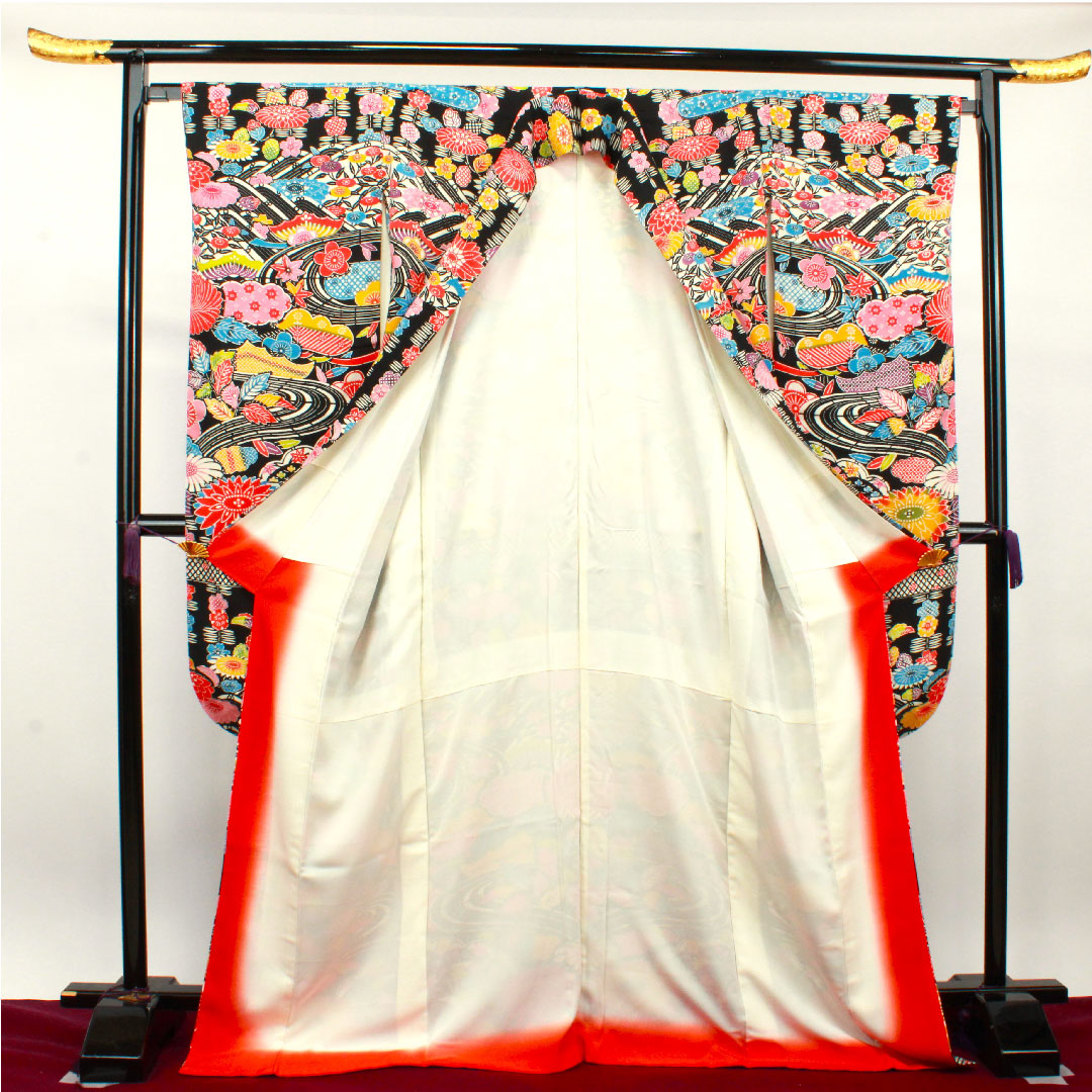 Long-sleeved kimono, length 172cm, sleeve length 66cm, lined, Kyoto Bingata, auspicious motif, pure silk, S rank, black, 1113001682610