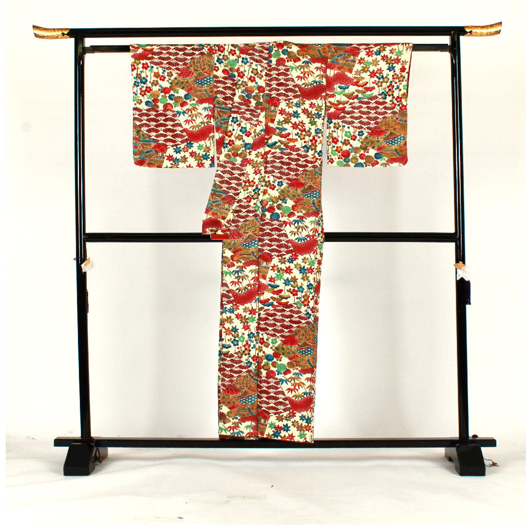 Komon, Length 156cm, Sleeve length 64cm, Lined, Stencil-dyed, Pine, Bamboo, and Plum, Auspicious motif, Pure silk, S rank, Cream color, 1115001722315