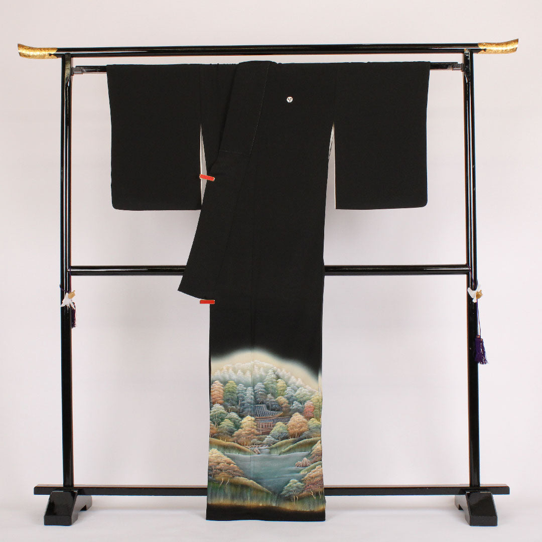 Black formal kimono, length 167cm, sleeve length 68cm, lined, landscape painting, artist's work, pure silk, A rank, five crests, black, 1111000083510