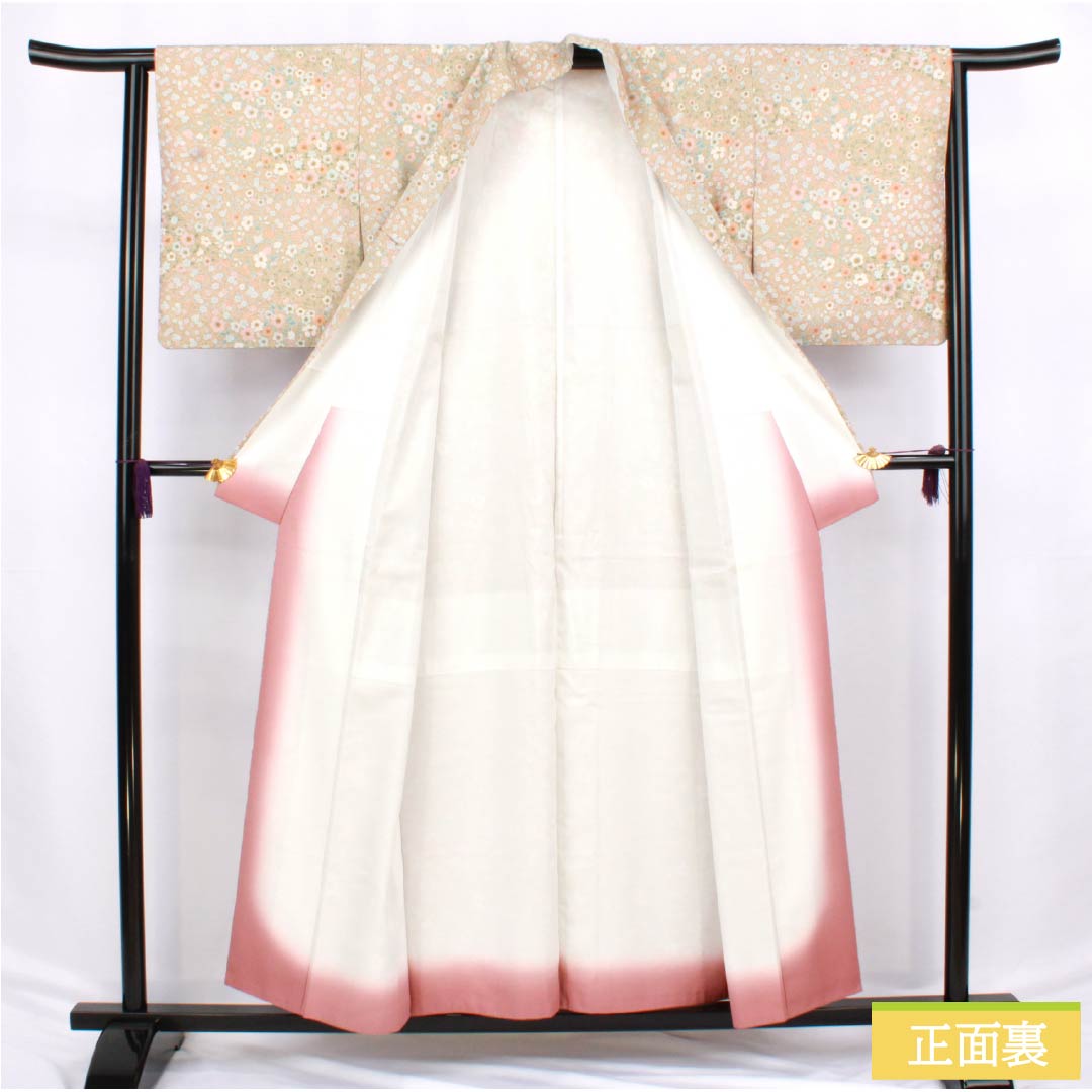 小紋 ポリエステル Sランク 身丈154cm 裄丈63cm 袷 香色(こういろ) 型染 草花模様 洗える着物 ベージュ系 1115006532225