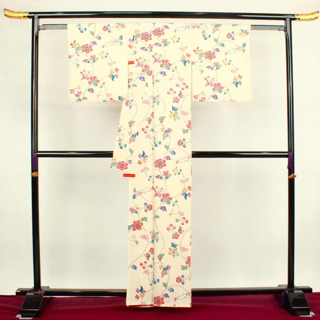 小紋 身丈161cm 裄丈64cm 袷 練色 草花模様 正絹 Aランク クリーム系 1115003123415