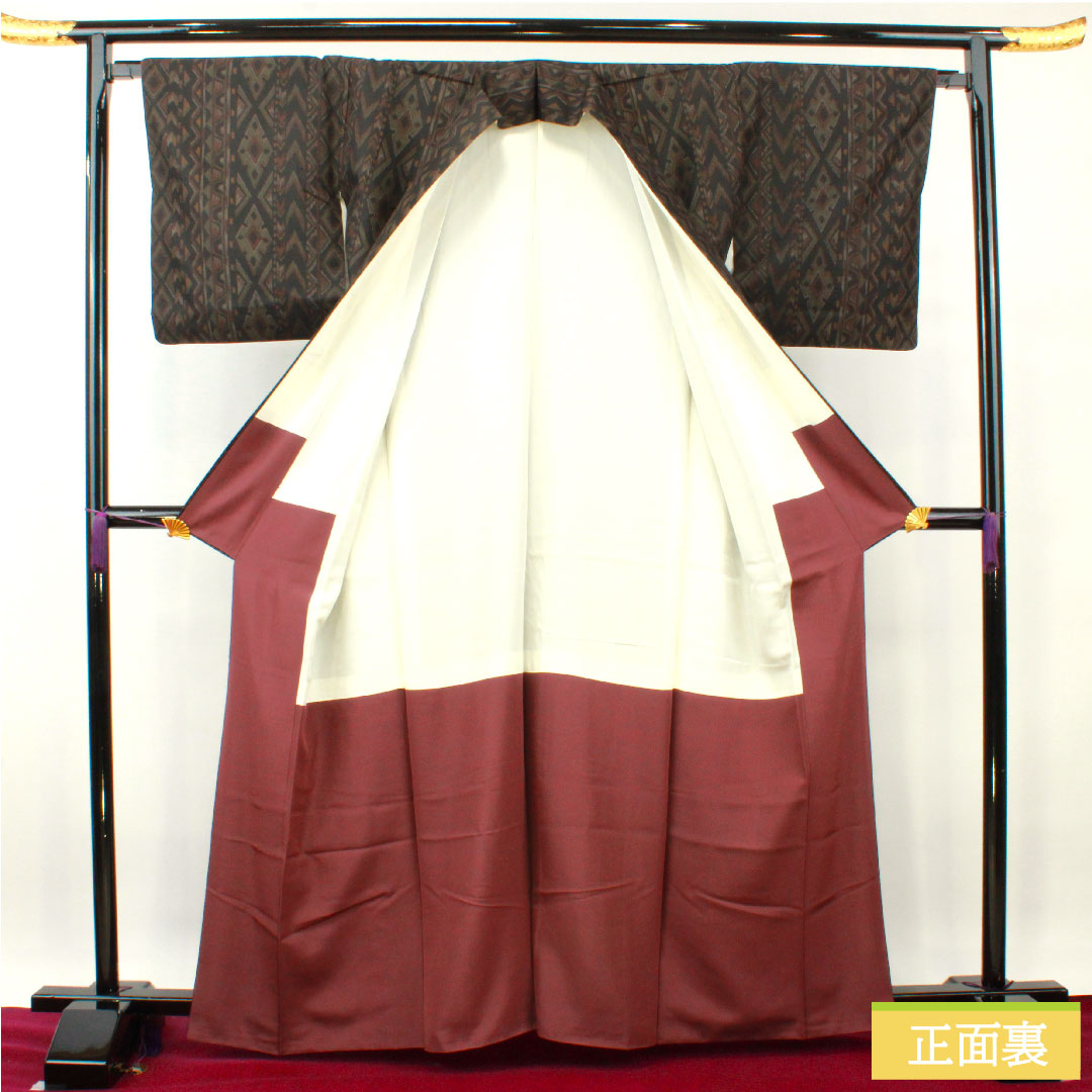 紬 正絹 身丈164.5cm 裄丈66.5cm 幾何学模様 スーパーゆーびガード Sランク 袷 黒系 1116003192410