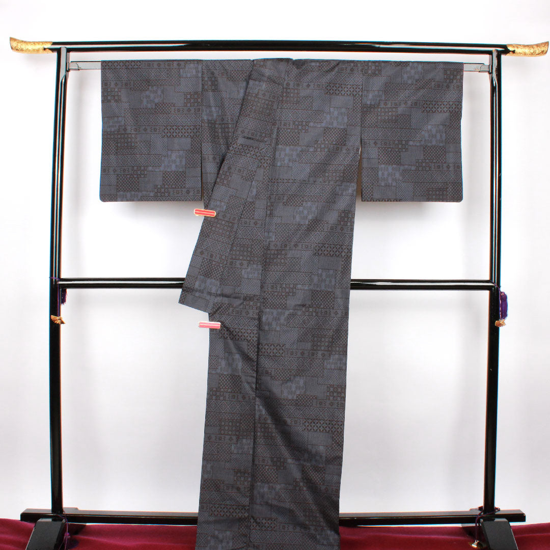 大島紬 身丈169.5cm 裄丈68cm 経緯絣 正倉院文様 正絹 Aランク 袷 紺系 1116001863518