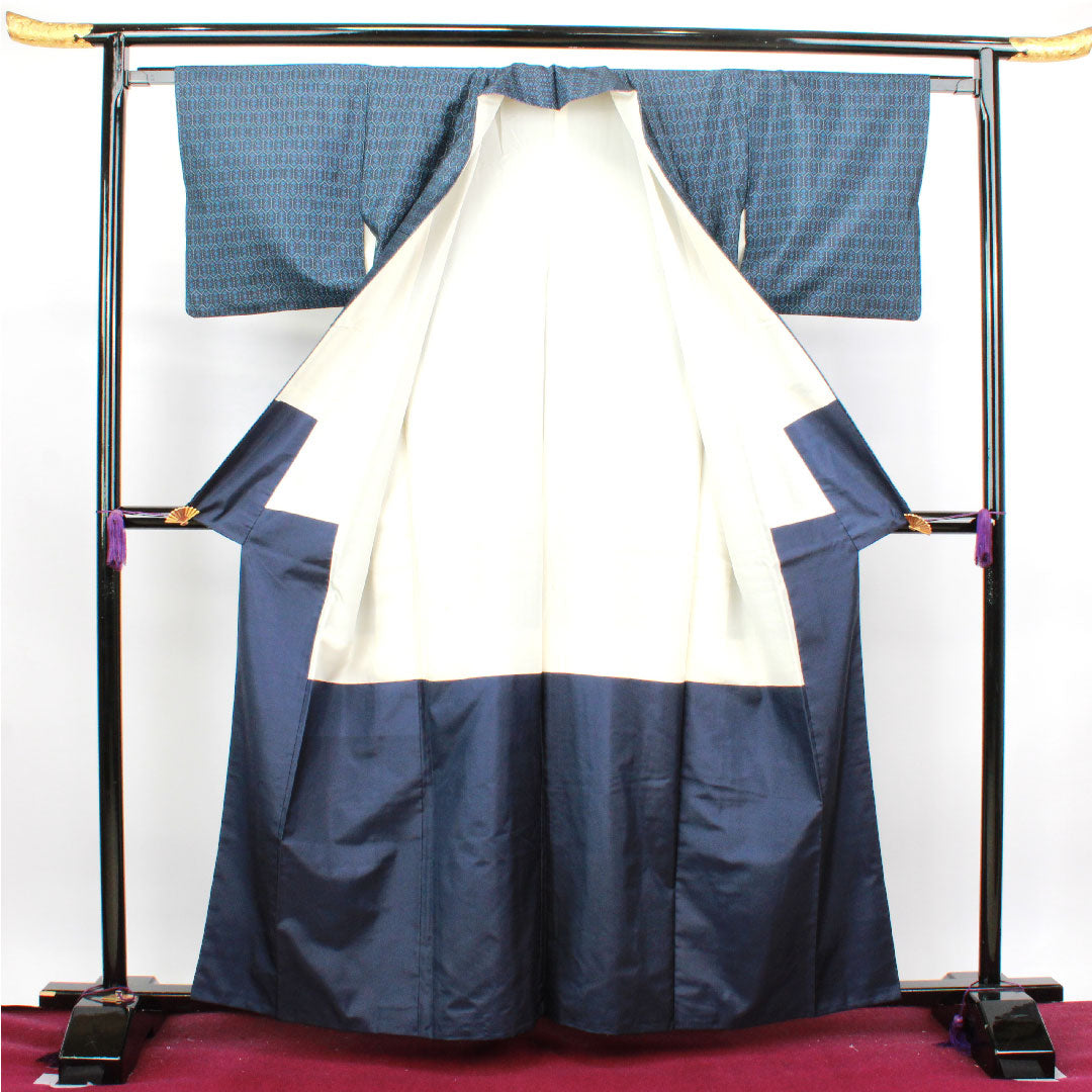 Oshima Tsumugi, Length 160.5cm, Sleeve length 63cm, Dark navy blue, Warp and weft kasuri, Tortoiseshell, Pure silk, A rank, Lined, Navy blue, 1116002593418