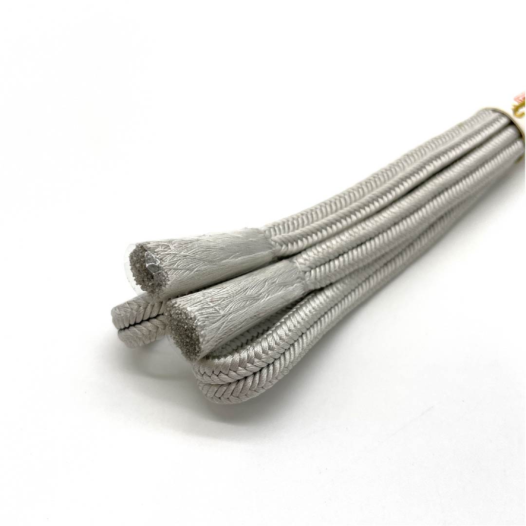(New old stock) Silk obijime (belt fastener) Light gray (light grey) Crown set New old stock Length approx. 151.5cm Width approx. 1cm Semi-formal NEW rank Gray 1135003521322