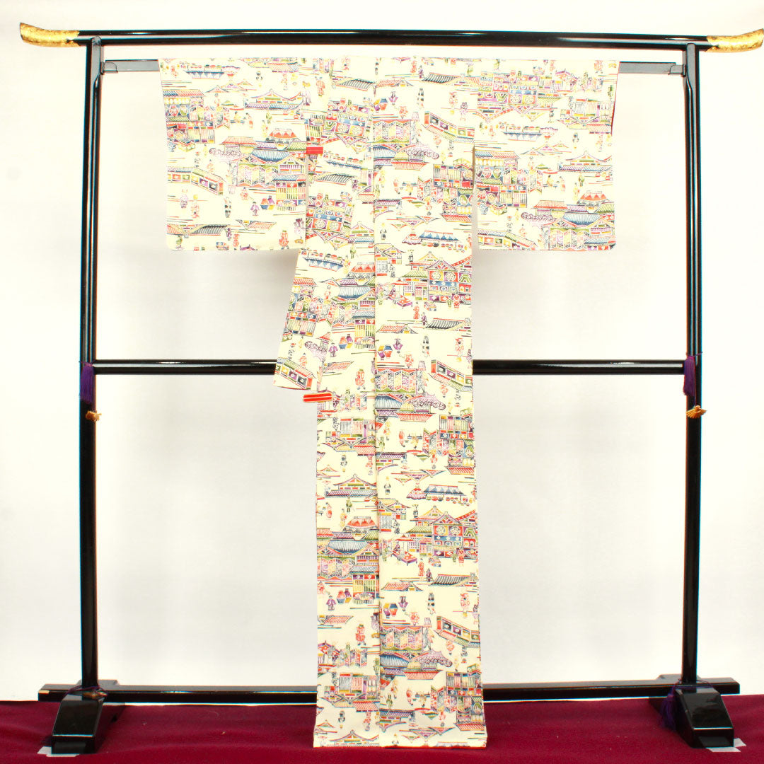 小紋 身丈167cm 裄丈66cm 袷 仕付け糸付き 未使用品 練色 型染 時代人物風景模様 正絹 Sランク クリーム系 1115003032515