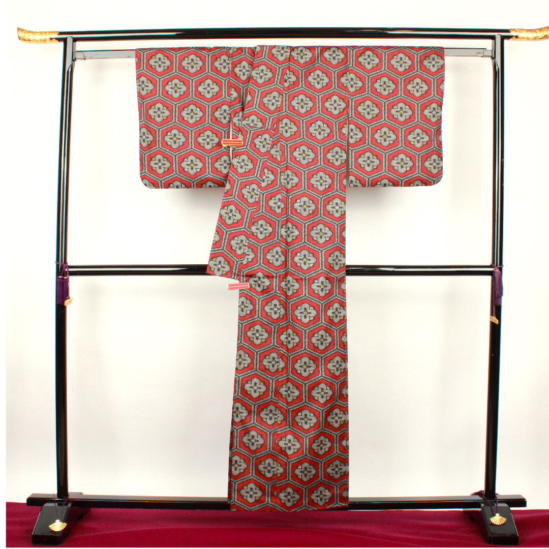 Murayama Oshima Length 151.5cm Sleeve length 62cm Dark red ensemble Tortoiseshell and plum Pure silk A rank Awase Red 1116001633212