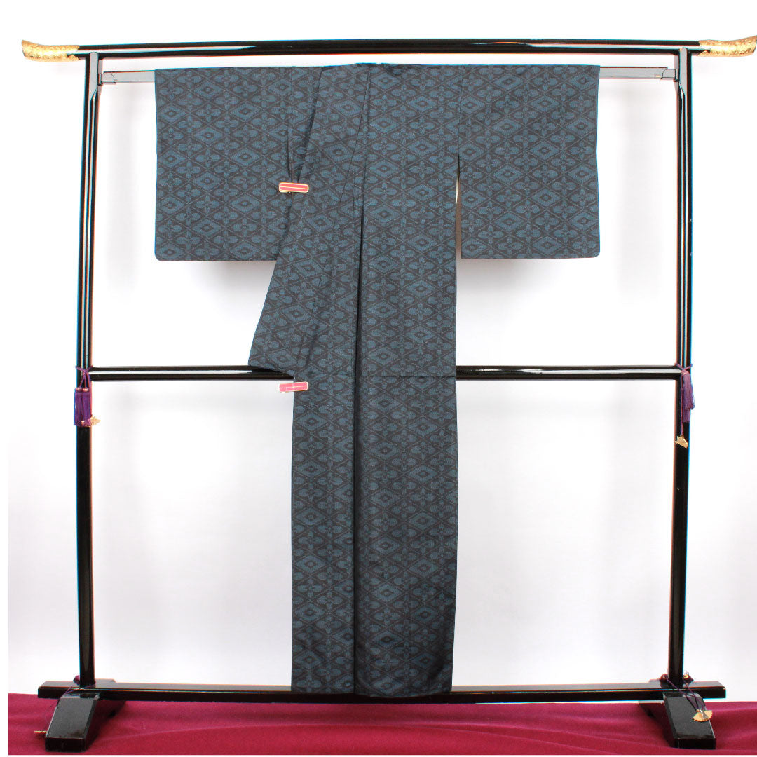 Oshima Tsumugi, Length 148.5cm, Sleeve length 66cm, Weft-total Kasuri, Tortoiseshell pattern, Pure silk, A-rank, Lined, Navy blue, 1116001673118