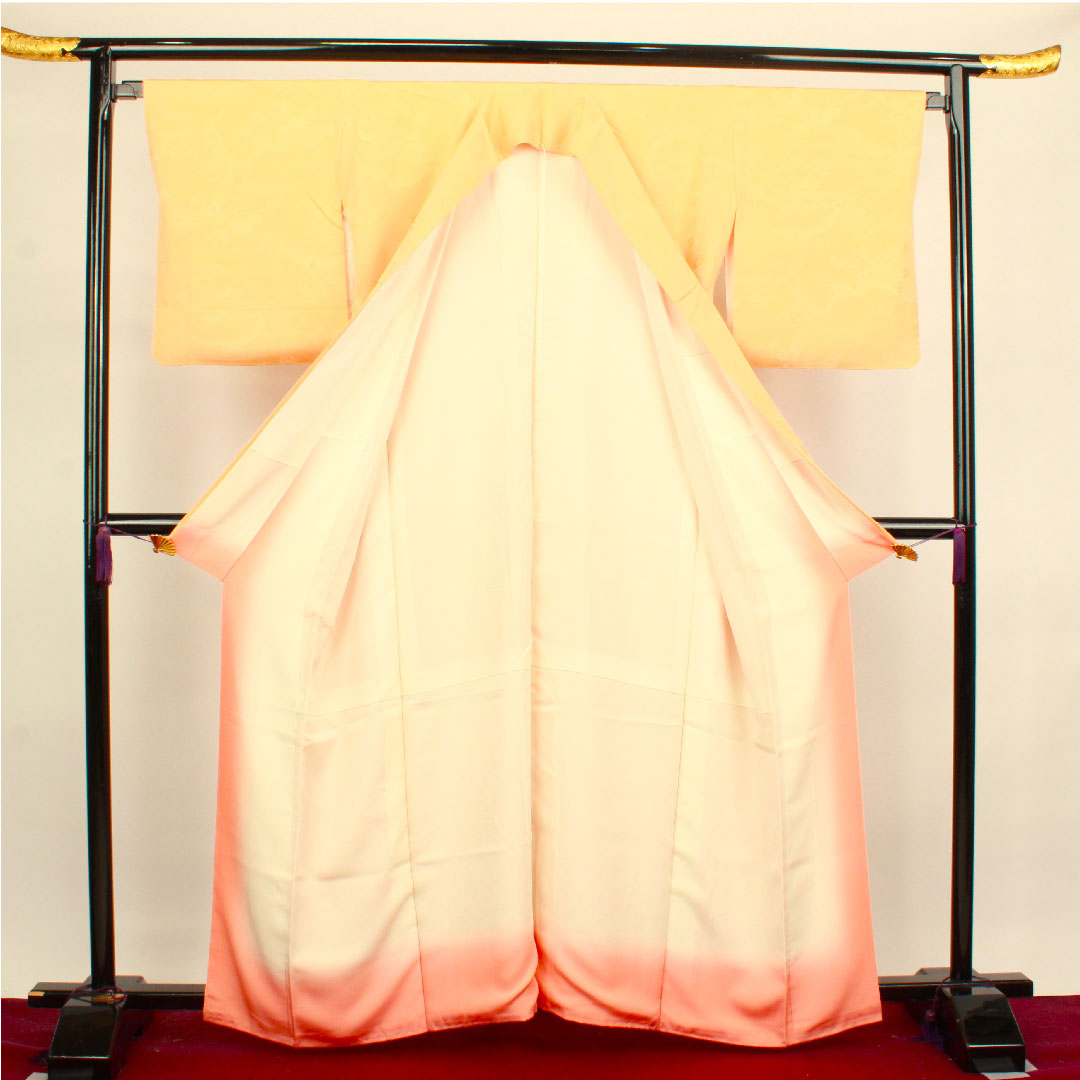 色無地 正絹 肌色 吉祥文様 五三桐 身丈161.5cm 裄丈66cm 袷 Aランク 橙系 1114000903426