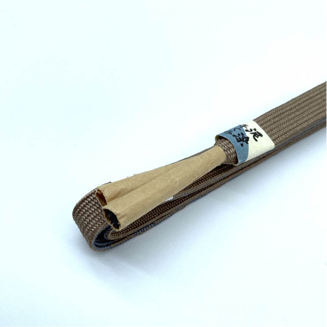 (新古品) 帯締め 正絹 四分紐 海松茶色(みるちゃいろ) 泥染手組紐 新古品 長さ約162cm 幅約1.5cm カジュアル Sランク 茶系 1135002822314