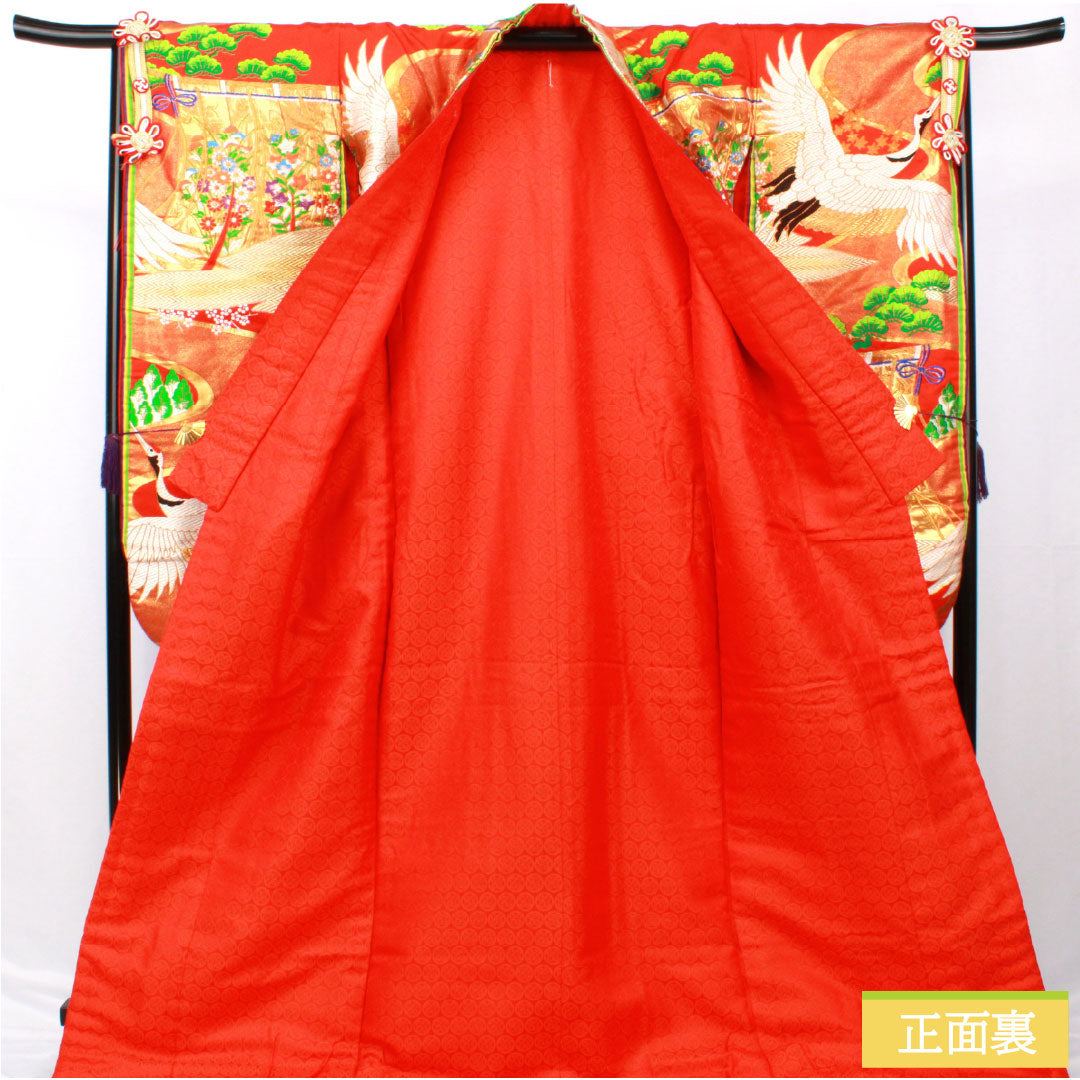 Iro-uchikake (colored kimono) made of pure silk, grade A, length 185cm, sleeve length 67cm, Karaori (Chinese weave) design with crane and folding screen motifs, pine tree motif, lined, vermilion, product number 1110001043916