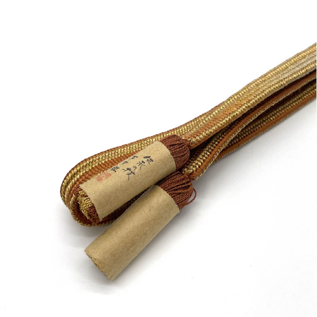 (新古品) 帯締め 正絹 四分紐 肉桂色(にっけいいろ) 平田組紐 貝ノ口縞遊玄染 長さ約150cm 幅約1.5cm フォーマル NEWランク 茶系 1135003331314