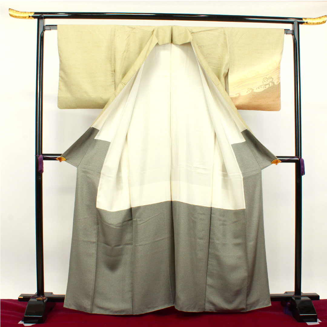 訪問着 正絹 袷 身丈164.5cm 裄丈65cm 蝋色 紬地 波 Aランク ベージュ系 1112003003425