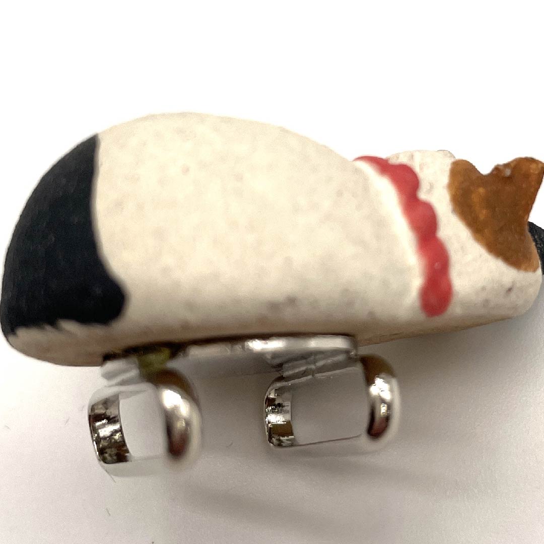 (新古品) 帯留め 陶磁器 カジュアル 生成色(きなりいろ) 信楽焼 猫 三毛猫 長さ約2.5cm 幅約3.5cm Sランク 白系 1137000022911