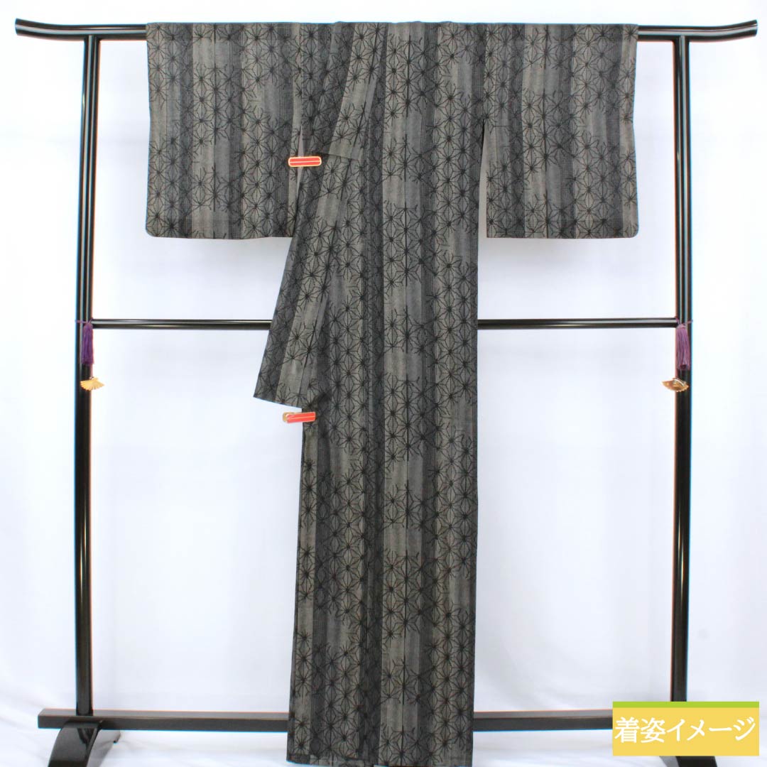 夏物 ポリ80%・絹20% 小紋 Sランク 身丈164cm 裄丈66cm 麻の葉 モノトーン 紗 黒系 1132003252410