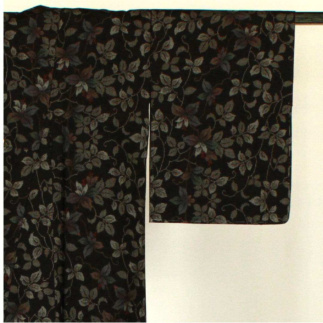 Oshima Tsumugi, Length 156cm, Sleeve length 63cm, Warp and weft ikat, Floral pattern, Pure silk, S rank, Lined, Black, 1116001192310