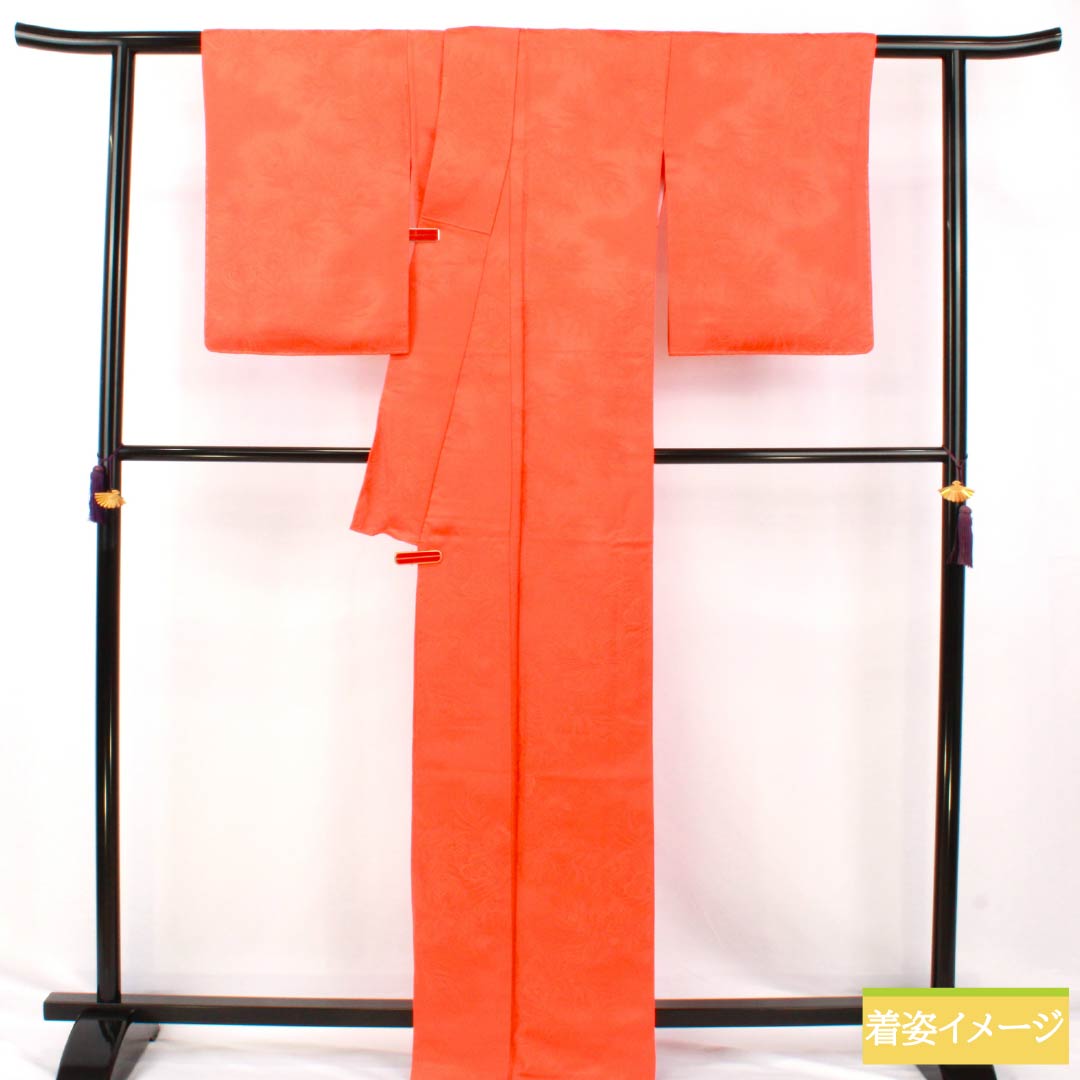 Solid-colored silk kimono, S-rank, length 165.5cm, sleeve length 64cm, Kyoto scarlet (Kyohiiro), peacock feather design, single crest, sword and katabami pattern, lined, orange, 1114002462526
