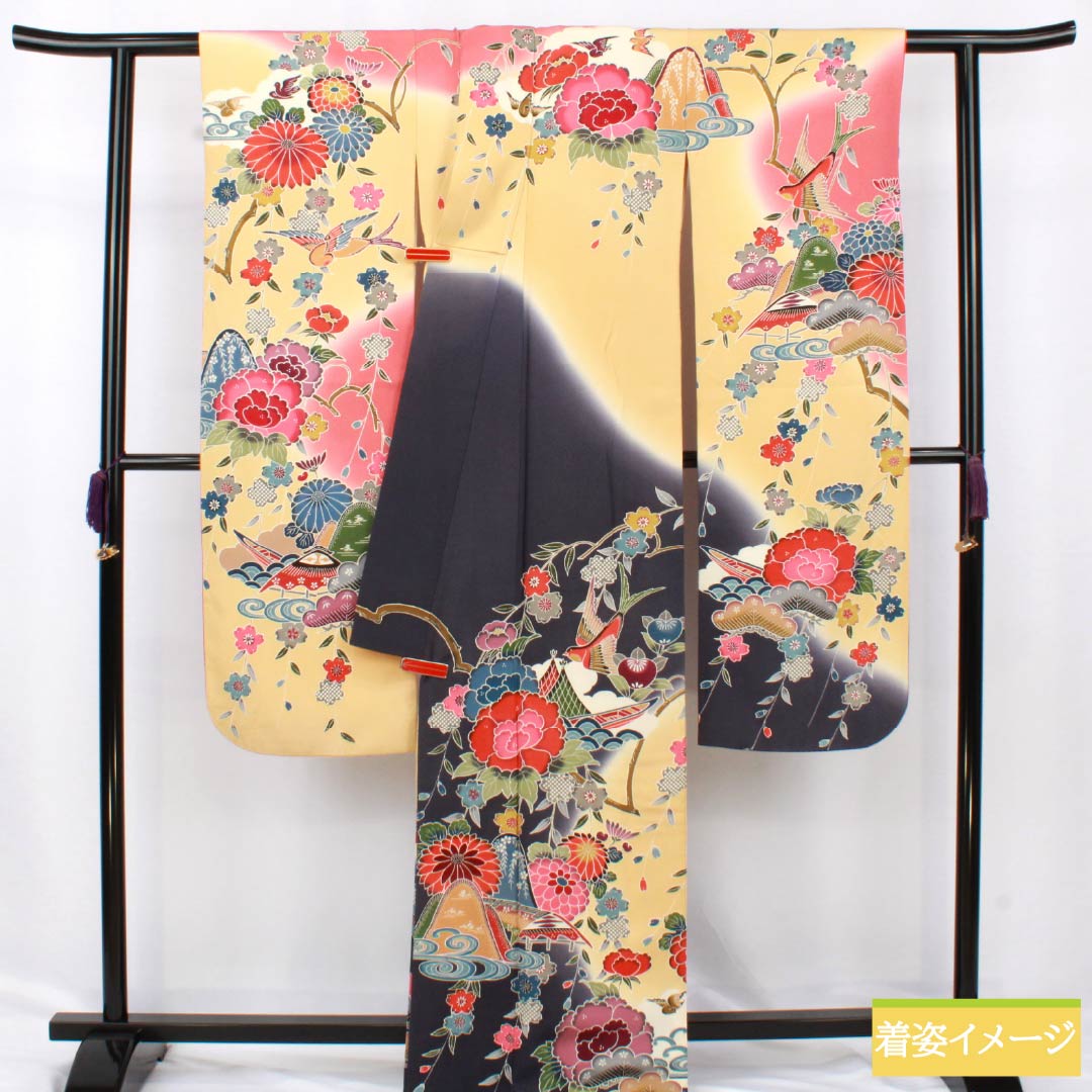 振袖 正絹 Aランク 身丈176.5cm 裄丈66cm 袷 薄柑子色(うすこうじいろ) 京紅型 吉祥文様 桜 牡丹 橙系 1113002343826