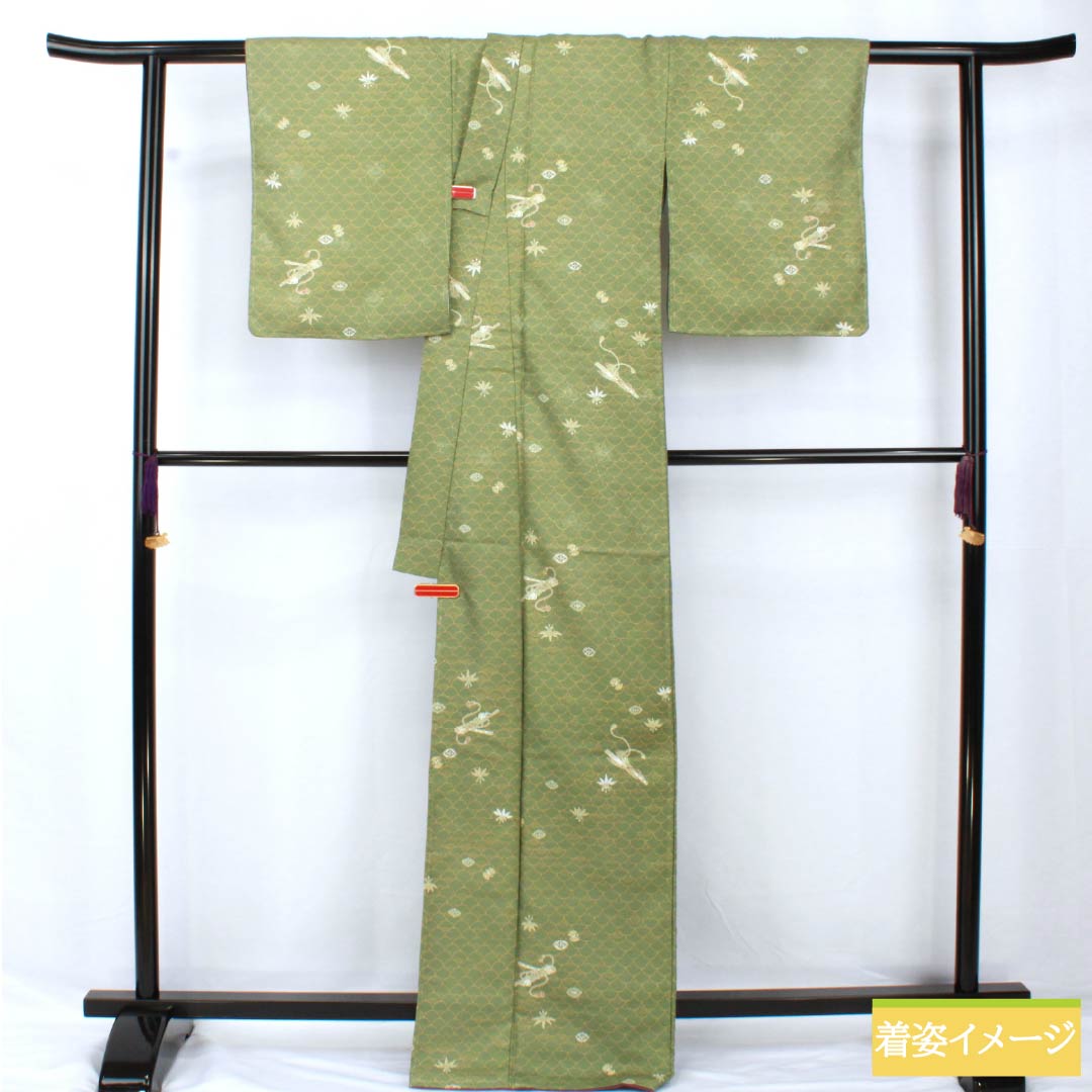 小紋 ポリエステル 身丈169cm 裄丈64.5cm 袷 仏手柑色(ぶしゅかんいろ) 洗える着物 笛 古典柄 Sランク 緑系 1115005462519
