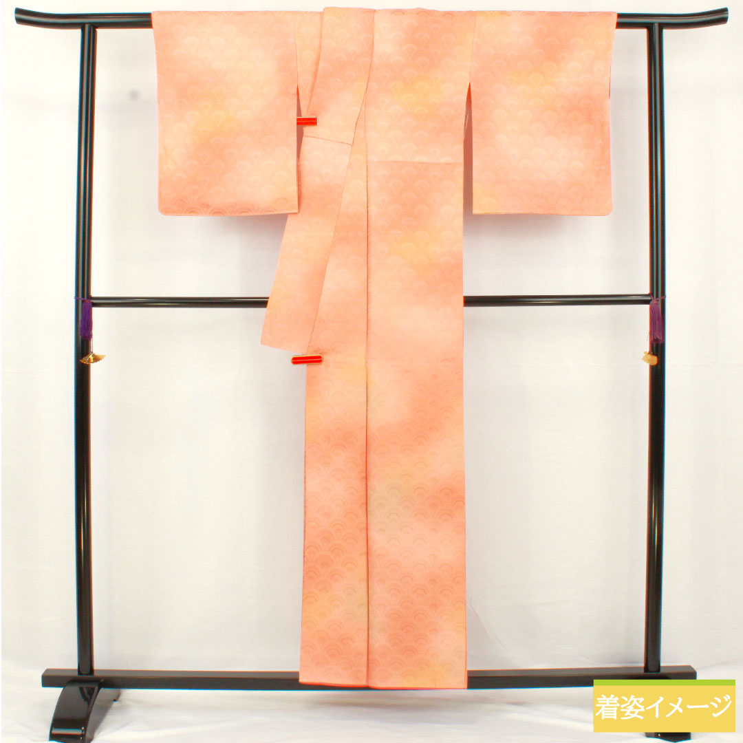 Plain color kimono, pure silk, length 154.5cm, sleeve-to-sleeve 64cm, light red shaded dyeing with seigaiha pattern, lined, A rank, pinkish, 1114002023213