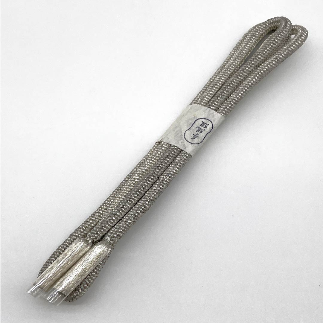 (新古品) 帯締め 正絹 NEWランク 銀色(ぎんいろ) 丸組 長さ約160cm 幅約0.8cm フォーマル 銀系 1135004471322