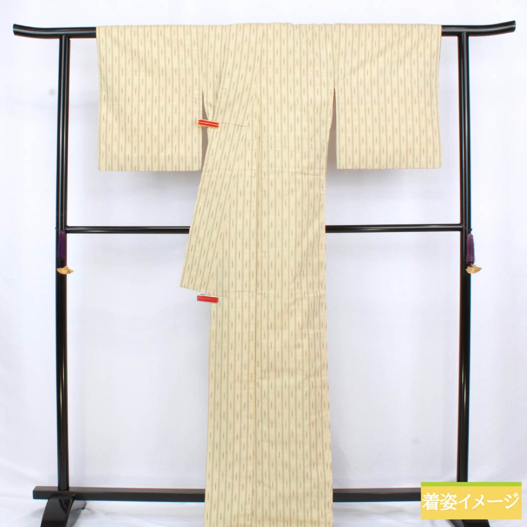 紬 正絹 Aランク 身丈171cm 裄丈68cm 鳥の子色(とりのこいろ) 真綿紬 縞 絣 袷 ベージュ系 1116004233625