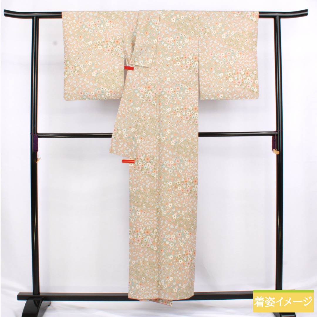 小紋 ポリエステル Sランク 身丈154cm 裄丈63cm 袷 香色(こういろ) 型染 草花模様 洗える着物 ベージュ系 1115006532225