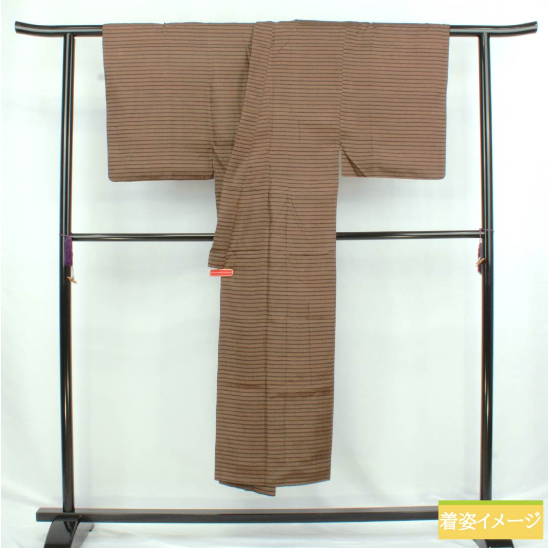 男物 正絹 Sランク 身丈145cm 裄丈63.5cm 土色(つちいろ) 幾何学模様 袷 茶系 1119000952414