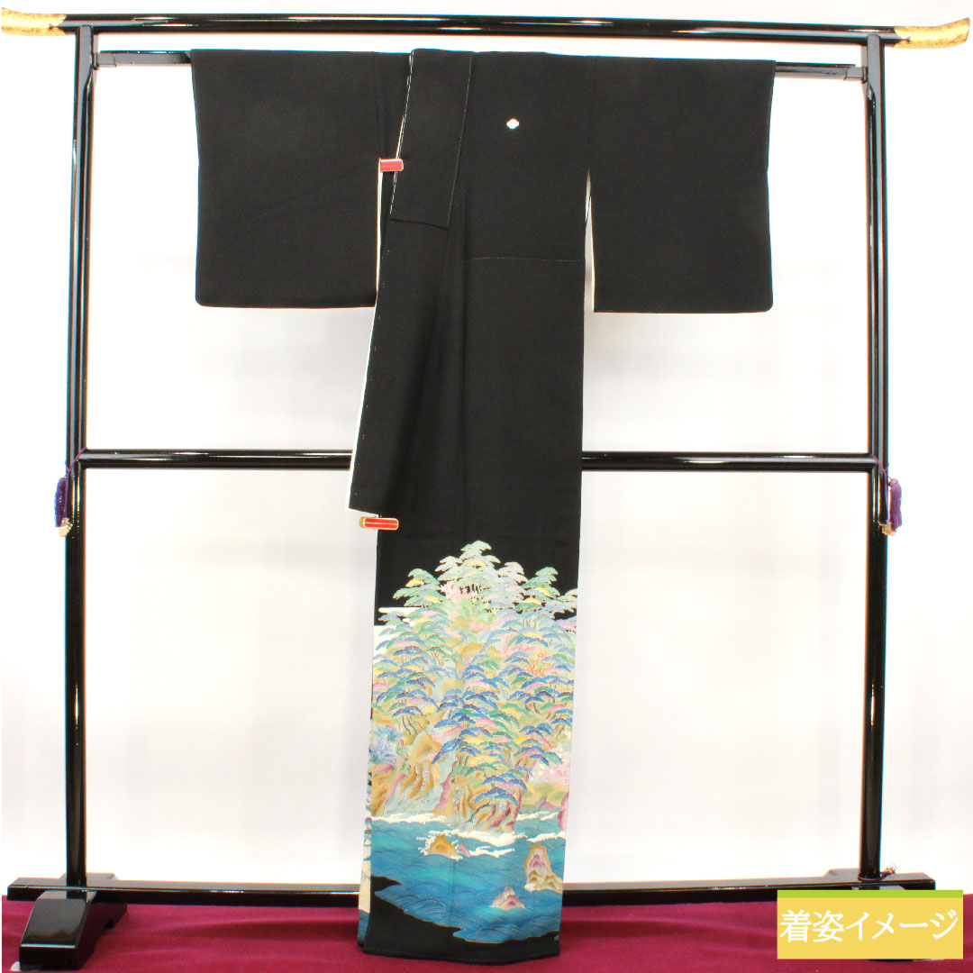 Black formal kimono, pure silk, length 165cm, sleeve length 66cm, lined, Kyo-Kaga, auspicious motif, five crests, quince, S rank, five crests, black, 1111001242510