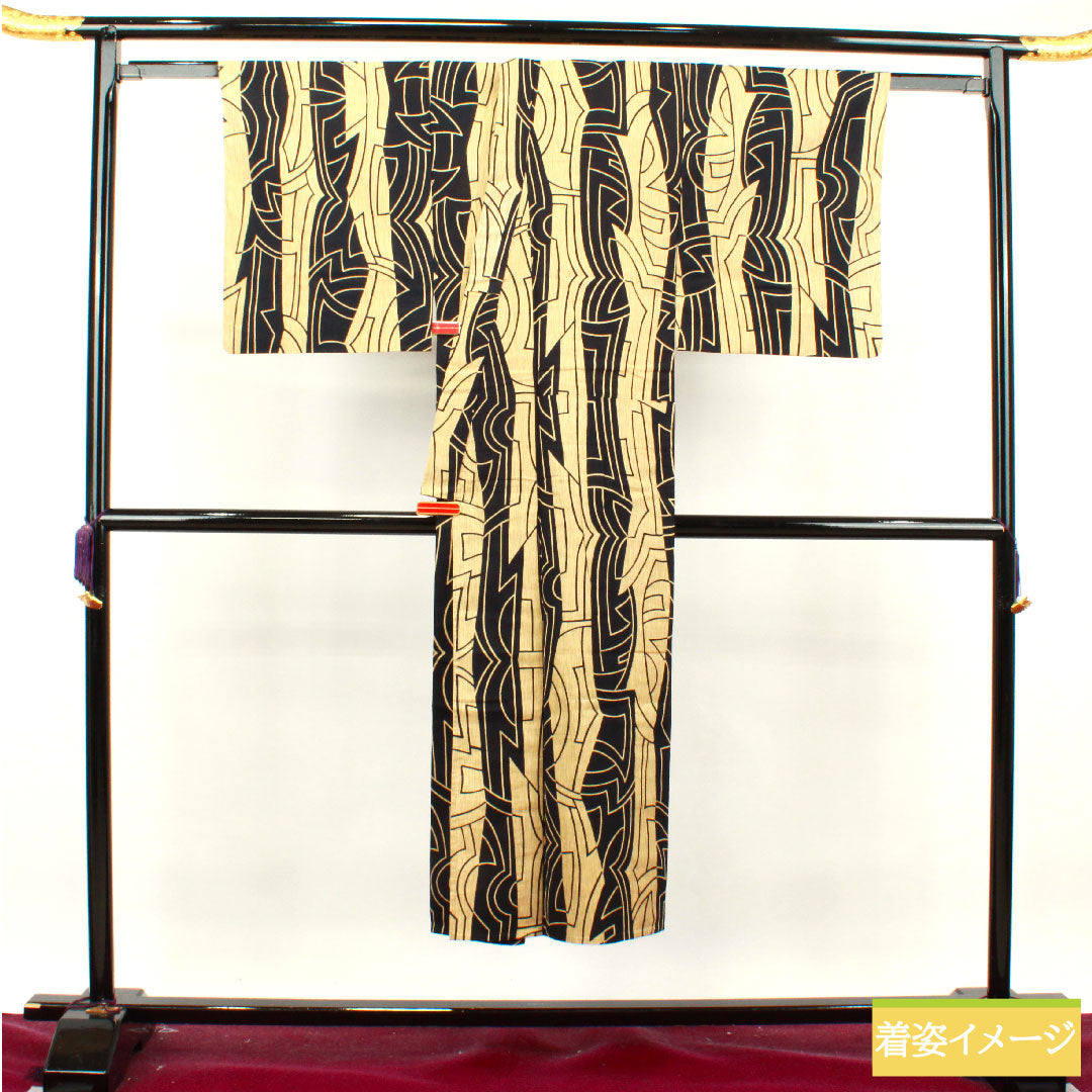 浴衣 木綿 身丈142cm 裄丈67.5cm Sランク 単衣 ベージュ系 東京白茶色(とうきょうしらちゃいろ) 男物 幾何学模様 山本寛斎 1118004912425