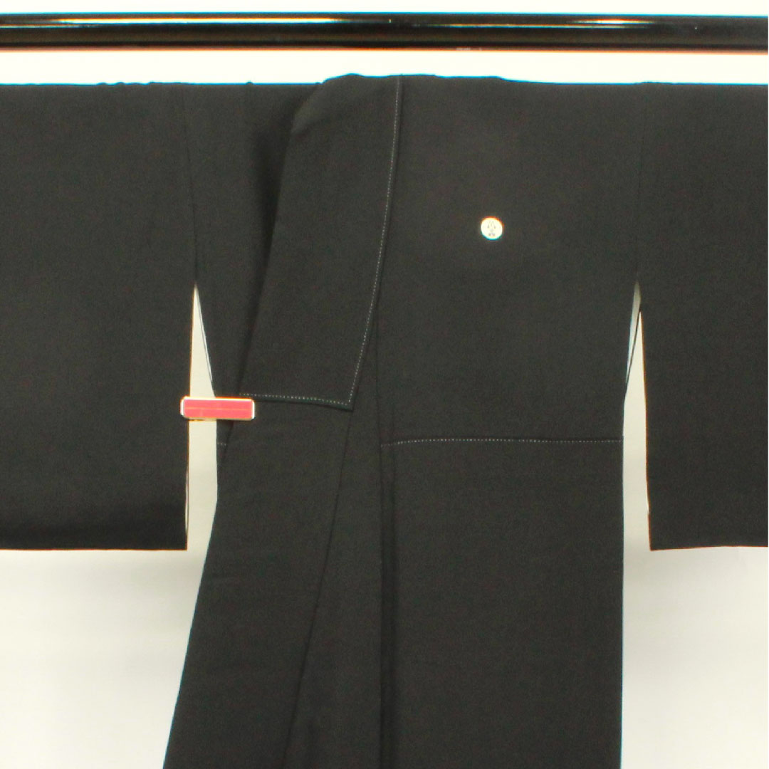 Black formal kimono, length 163.5cm, sleeve length 62.5cm, lined, Kyoto Yuzen, auspicious motif, circle with iris, pure silk, A rank, five crests, black, 1111000633410