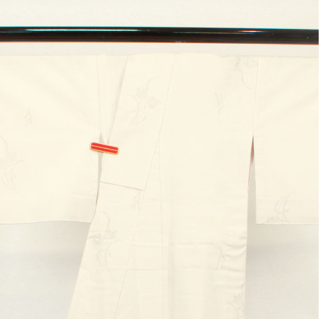 結城紬 身丈144.5cm 裄丈62cm 未使用品 しつけ糸付き 100亀甲 絣飛模様 正絹 Sランク 袷 白系 1116002222111