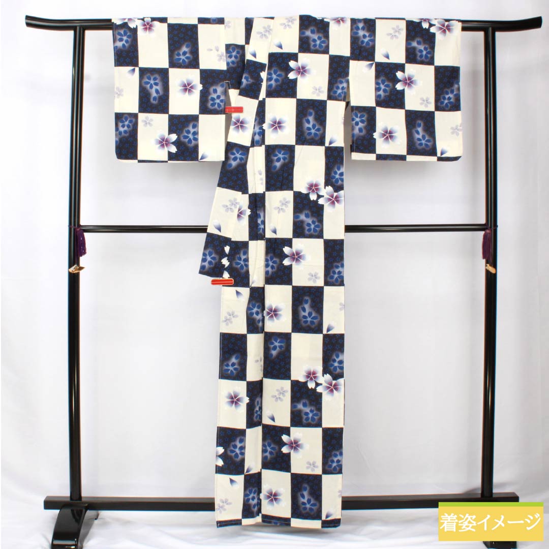 Cotton Yukata, Length 162cm, Sleeve Length 69cm, Rank B, Single-Layer, Gradient, Off-White/Dark Navy, Checkered Pattern, Cherry Blossom Design, Product Number: 1118005994499