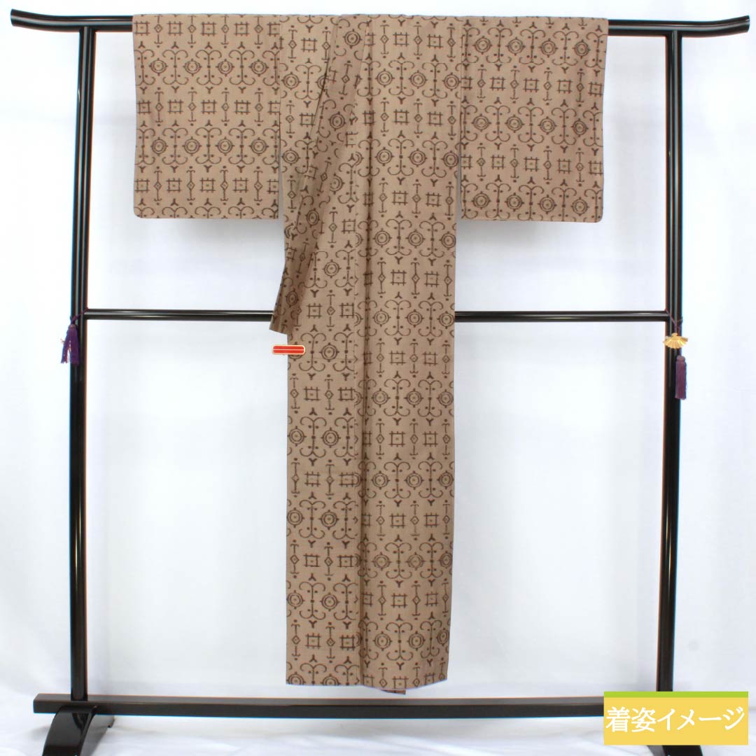紬 正絹 Sランク 身丈148.5cm 裄丈62.5cm 遠州鼠色(えんしゅうねずいろ) 抽象模様 袷 ベージュ系 1116004382125