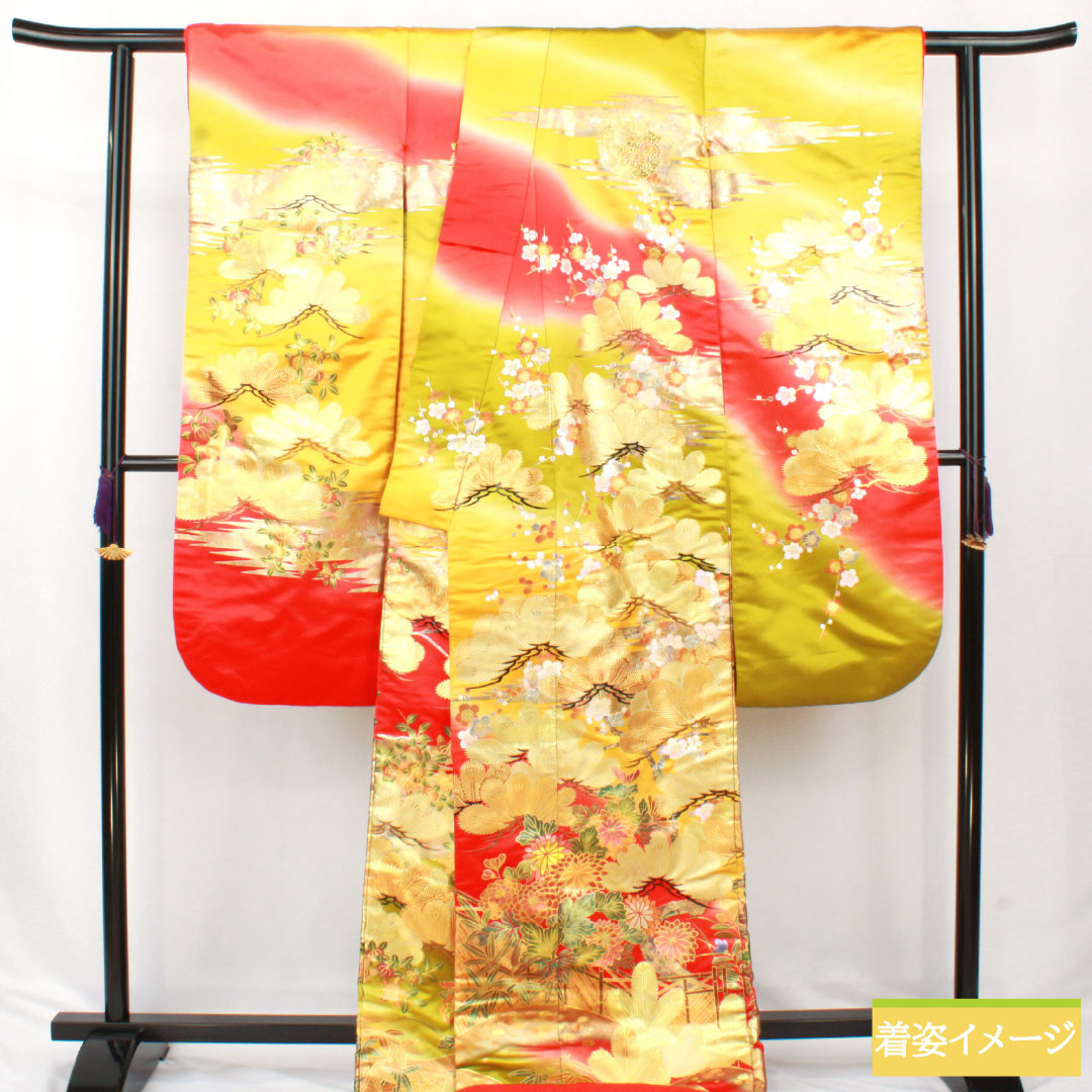 Iro-uchikake (colored kimono) made of pure silk, grade A, length 185cm, sleeve length 66.5cm, gold-plated design featuring pine, bamboo, plum, and chrysanthemum motifs, lined in red, product number 1110000933912