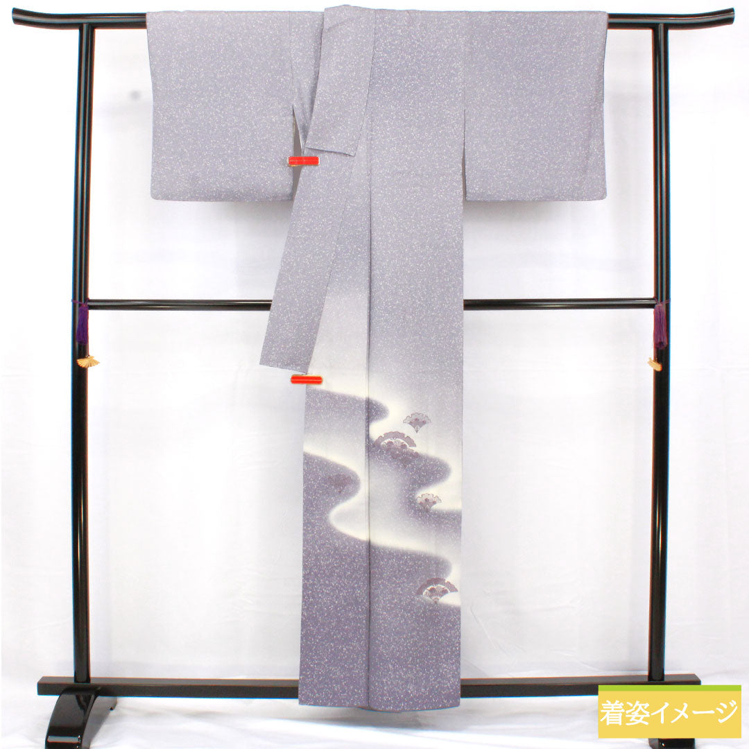 訪問着 正絹 袷 身丈157.5cm 裄丈61.5cm つるば鼠色(つるばねずいろ) タタキ染 扇 一つ紋 中陰三階菱 Aランク 紫系 1112005223320