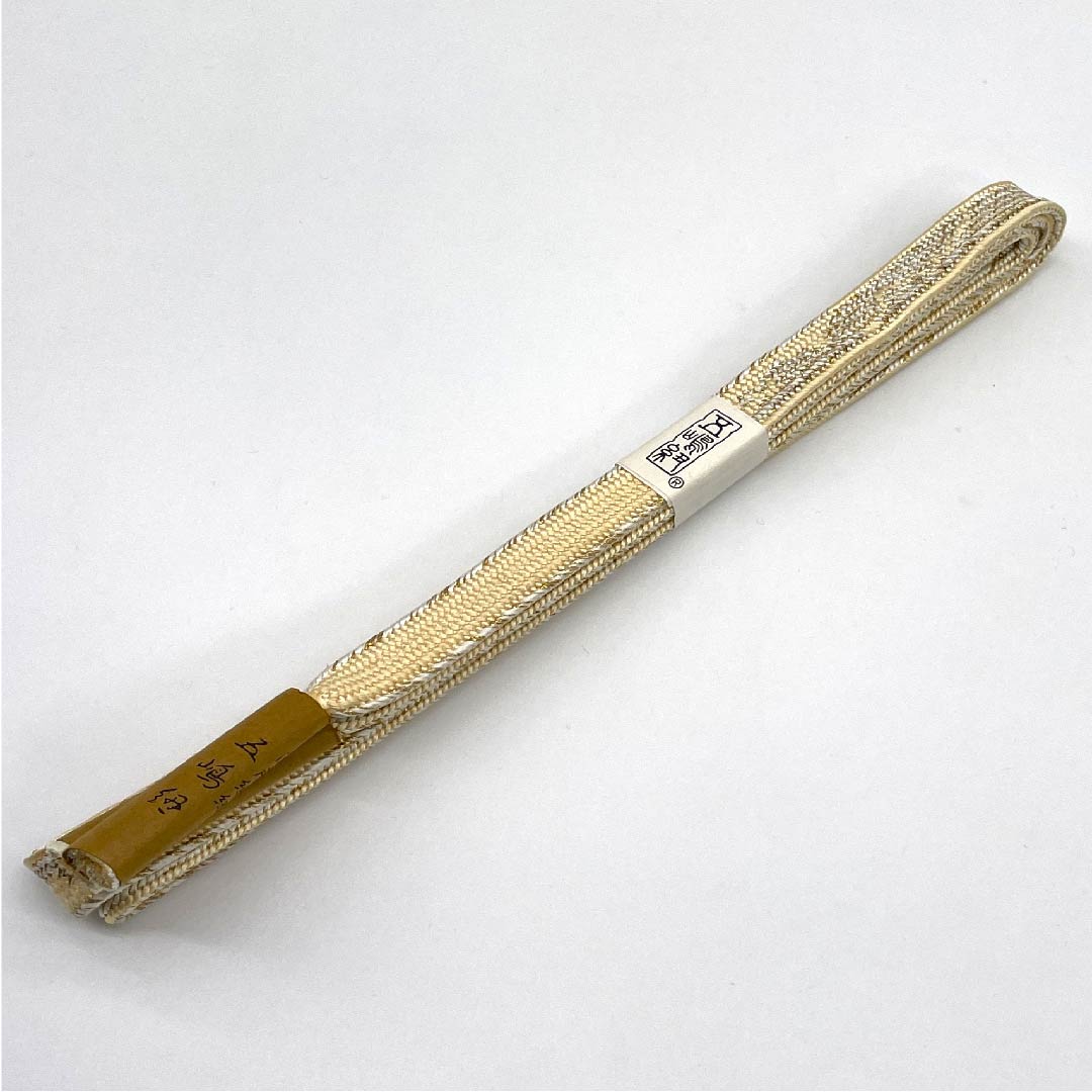 (New old stock) Obijime (belt tying) Pure silk, quarter-length cord, Mitsudasouiro (Mitsudasou-iro), Goshima cord, Edo braid cord, metallic thread used, length approx. 162cm, width approx. 1.5cm, semi-formal, S rank, cream color, 1135002752315