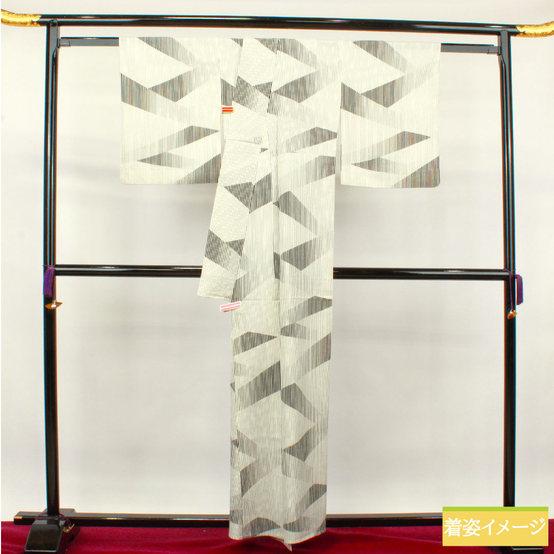 小紋 ポリエステル 身丈159cm 裄丈64cm 単衣 モノトーン 洗える着物 幾何学模様 Sランク 白系 1115003942311