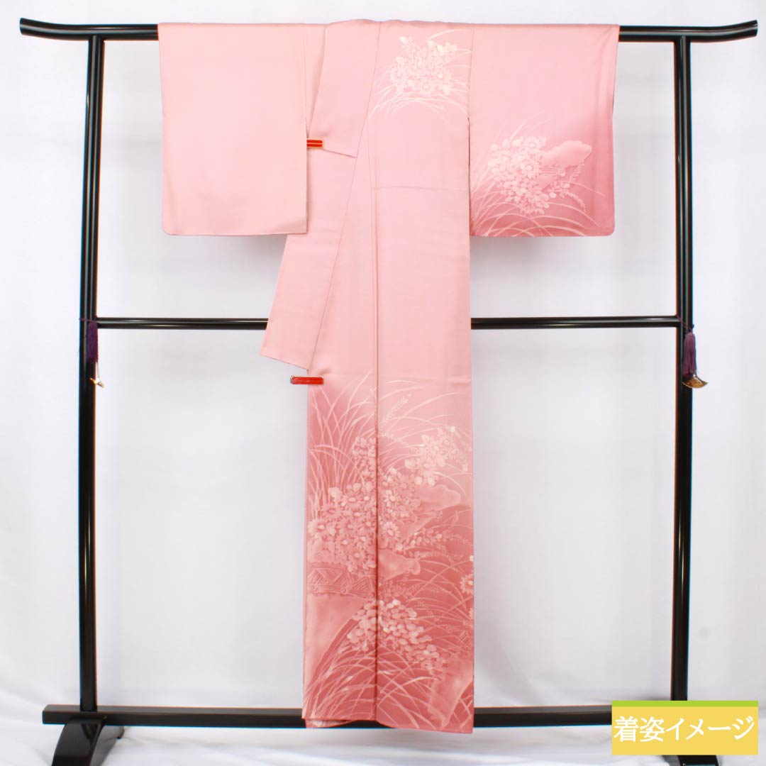 Homongi (visiting kimono) made of pure silk, grade A, with a lined lining, length 155cm, sleeve length 62cm, light crest (asabe niiro), single crest, batik (wax-resist dyed) floral motif, layered collar, pink, product number 1112006323313
