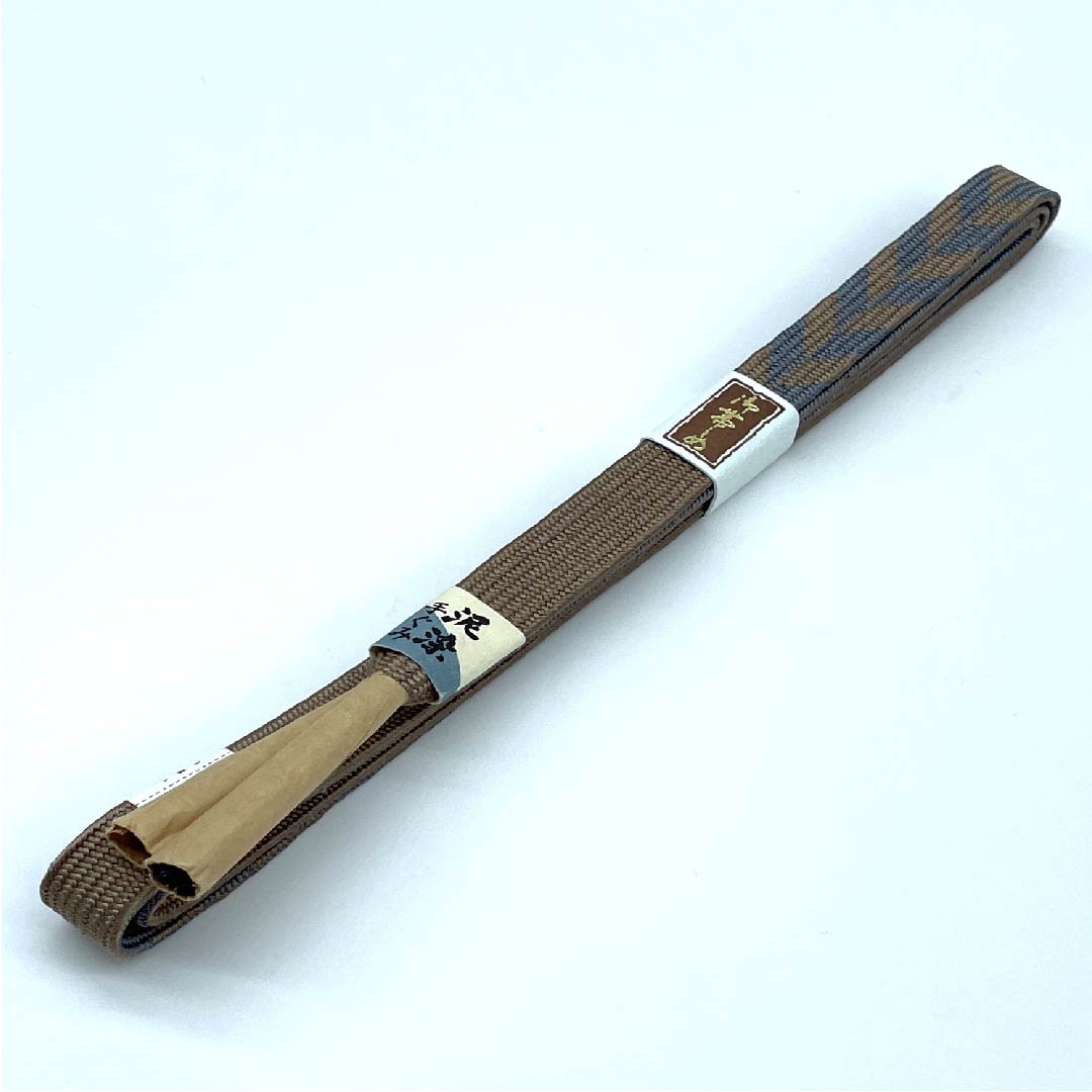 (新古品) 帯締め 正絹 四分紐 海松茶色(みるちゃいろ) 泥染手組紐 新古品 長さ約162cm 幅約1.5cm カジュアル Sランク 茶系 1135002822314