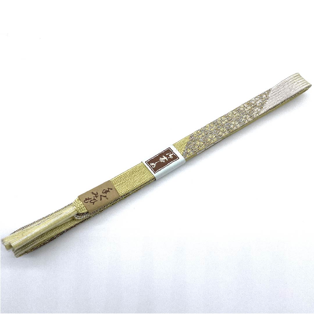 (新古品) 帯締め 正絹 四分紐 嫩黄色色(どんこうしょくいろ) 金属糸使用 手組紐 新古品 長さ約156cm 幅約1.5cm セミフォーマル Sランク 黄系 1135001002923