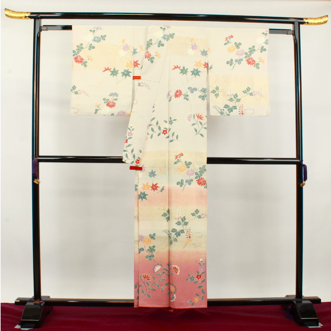 訪問着 正絹 袷 身丈155cm 裄丈65cm 乳白色 紬地 京友禅 草花模様 Sランク クリーム系 1112003082315